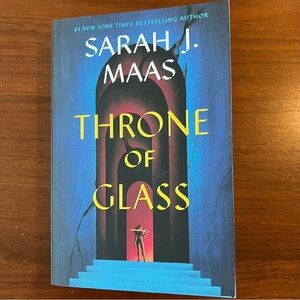 Throne of Glass Book